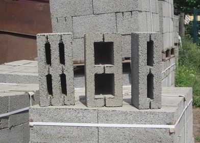 Строительные блоки для стен – современная альтернатива кирпичу.  Цена строительных блоков на Стройсматом. Стройсматом - первый строительный интернет-рынок.