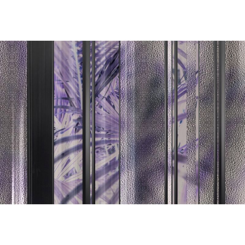 Обои виниловые на флизелине Design Studio 3D За стеклом Крупные фиолетовые тропические листья за стеклом Гладкий песок (TG-003)