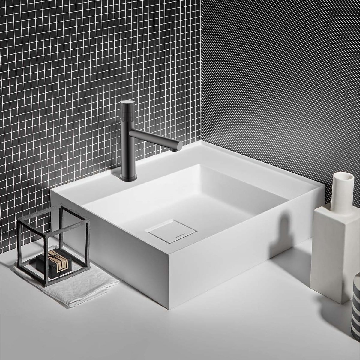 Смеситель для раковины Vincea (Винчея) Groove VBF-4G1GM, вороненая сталь