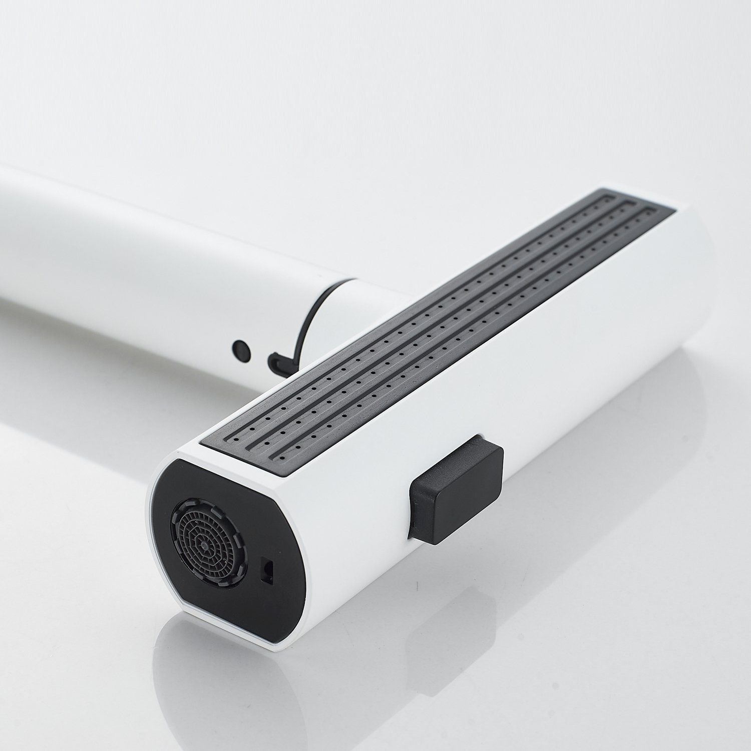 Смеситель для кухни с мультифункциональным изливом Shevanik (Шеваник) S263C, белый