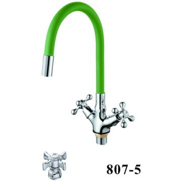 Смеситель для кухни с гибким изливом D-Lin (Д-Лин) D153807-5, хром/зеленый