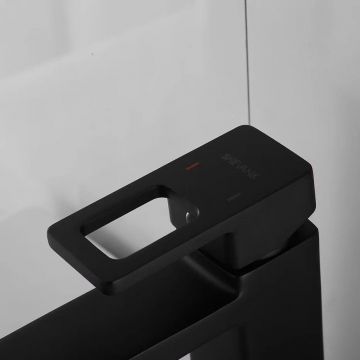 Смеситель для раковины с гигиеническим душем Shevanik (Шеваник) S8271H, черный