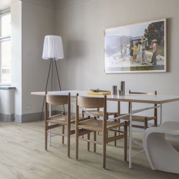 Виниловый пол Pergo (Перго) Glomma pad pro 6/33 Дуб Эйфель Серый (Oak Eiffel Gray) , V4431-40179 с встроенной подложкой