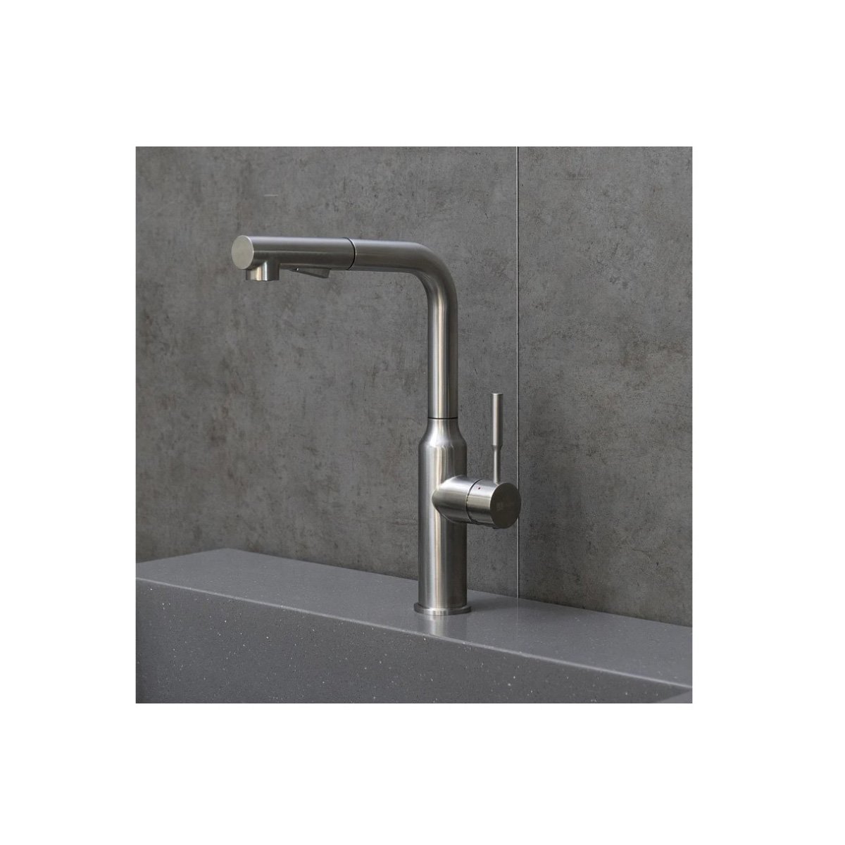 Смеситель Lemark (Лемарк) Expert для кухни с вытягивающимся поворотным изливом (LM5085S) сатин