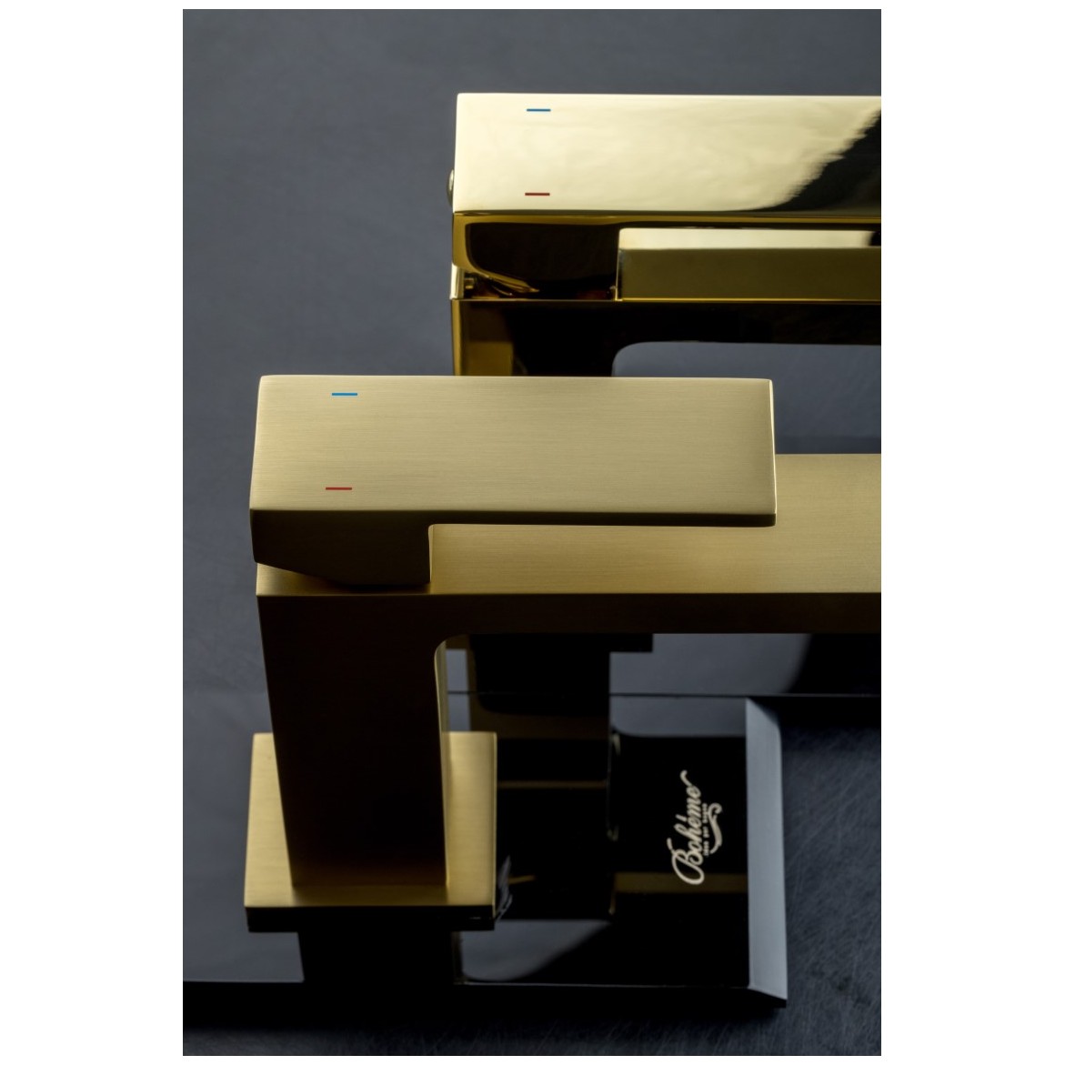 Смеситель Богеме (Boheme) для умывальника Qubic Bronze 471-BR