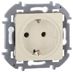 Розетка Легранд (Legrand) 1-м СП Inspiria 16 А IP20 250 В 2P+E, слоновая кость, скрытая установка