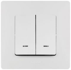 Выключатель Легранд (Legrand) 2-клавиши СП Etika 10 А IP20 250 В 10AX с подсветкой/индикацией безвинтовые зажимы механизм белый 672204