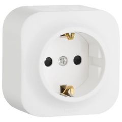 Розетка Легранд (Legrand) 1-м ОП Quteo 16 А IP20 250 В 2P+E с заземлением защитные шторки белый 782220