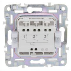 Выключатель ИЕК (IEK) 3-клавиши SKANDY SK-V11Bl 10 А чёрный SK-V30-0-10-K02
