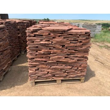 Пластушка камень Россия красный 3 см