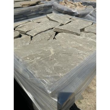 Пластушка камень Россия серый галтованный 3 см