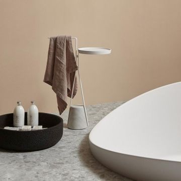 Полотенцедержатель напольный Antonio Lupi (Антонио Лупи) Halo 800x240x550 мм, база из мрамора Carrara satinato, Белый, HALO4B.5.bianco opaco