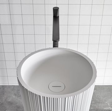 Раковина Antonio Lupi (Антонио Лупи) Plisse 47х85 см, без отверстий, напольная, слив в пол, с сифоном, донным клапаном и шлангом, Flumood, цвет: белый PLISSE