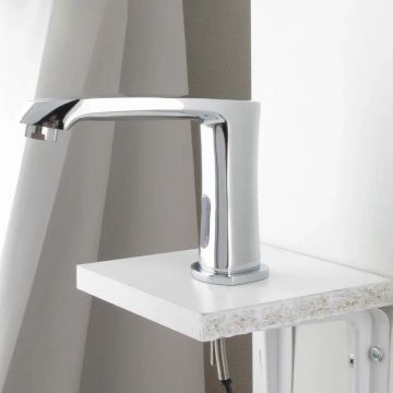 Смеситель сенсорный для раковины Сантаком (Santakom) stMIRA 9002, хром