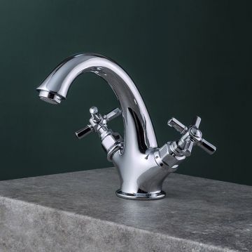 Смеситель Gattoni (Гаттони) TRD для раковины, 1 отверстие, ручки Раris, цвет: хром TR320/18C0