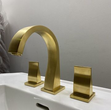 Смеситель THG (ТХГ) Pure для раковины, 3 отверстия, с донным клапаном, цвет: Маtt gоl G04-F07-151