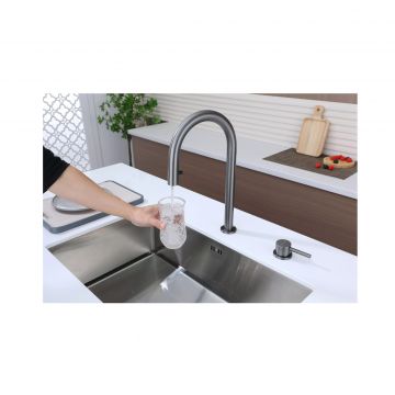 Смеситель для кухни Paulmark (Паульмарк) Estetica, вороненая сталь, Es218006-GM