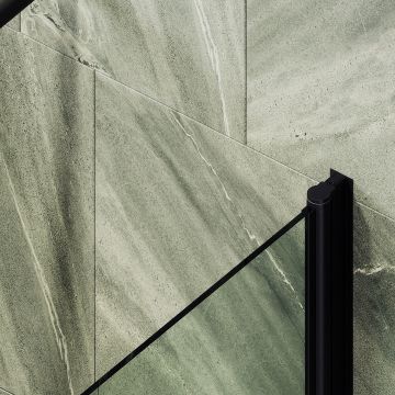 Шторка для ванны Maybahglass (Майбахгласс) поворотная на монопетле 1400х500 мм, стекло Бесцветное , профиль Черный MGV-597-6