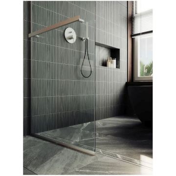 Душевая перегородка в профиле Maybahglass (Майбахгласс) 1950х690 мм, стекло 8 мм Бесцветное, полотенцедержатель MGD-720-5у