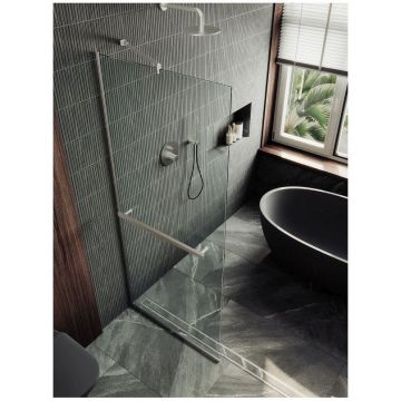 Душевая перегородка в профиле Maybahglass (Майбахгласс) 1950х790 мм, стекло 8 мм Бесцветное, полотенцедержатель MGD-726-5у