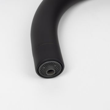 Излив для кухни Iddis (Иддис), J-образный, нерж. сталь, 184х235 мм, поворотный, черный, 995J18B5SM