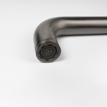 Излив для кухни Iddis (Иддис), L-образный, нерж. сталь, 200х330 мм, поворотный, графит, 995L20G5SM