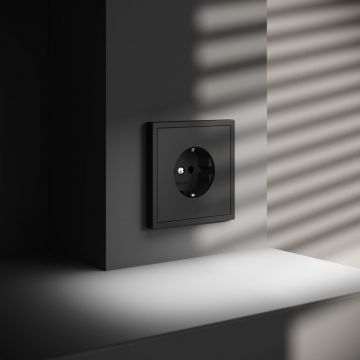 Розетка встраиваемая Voltum (Вольтум) S70 с заземлением 16А, (черный матовый) VLS040108