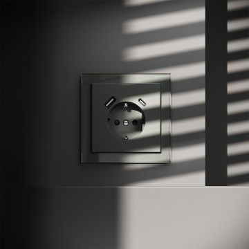 Розетка встраиваемая Voltum (Вольтум) S70 с заземлением и защитными шторками, 16А, с USB, A+С, (титан) VLS040506