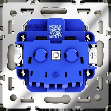 Розетка встраиваемая Voltum (Вольтум) S70 с заземлением, защитными шторками и крышкой 16А, (шелк) VLS040304