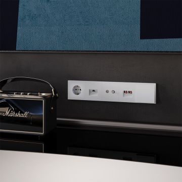 Розетка компьютерная встраиваемая Voltum (Вольтум) S70 RJ45 категория б, (белый матовый) VLS060102