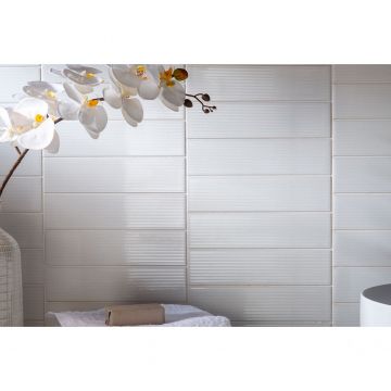 Настенная плитка Amadis Fine Tiles (Амадис) (Амадис Файн Тайлс) Stripes Capital White 6.5x26.1 см