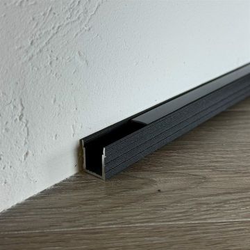 Профиль стеновой декоративный Pro Design (Про Дизайн) 536 2700 мм, под панели RAL 9005 Черный муар, 536B